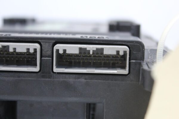 Range Rover L494 Sport Body Control Module Fuse Box LR042132, LR068360