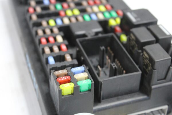 Range Rover L494 Sport Body Control Module Fuse Box LR042132, LR068360
