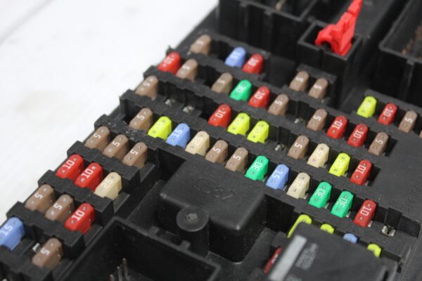 Range Rover L494 Sport Body Control Module Fuse Box LR042132, LR068360