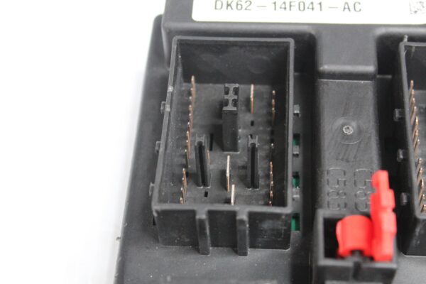 Range Rover L494 Sport Body Control Module Fuse Box LR042132, LR068360