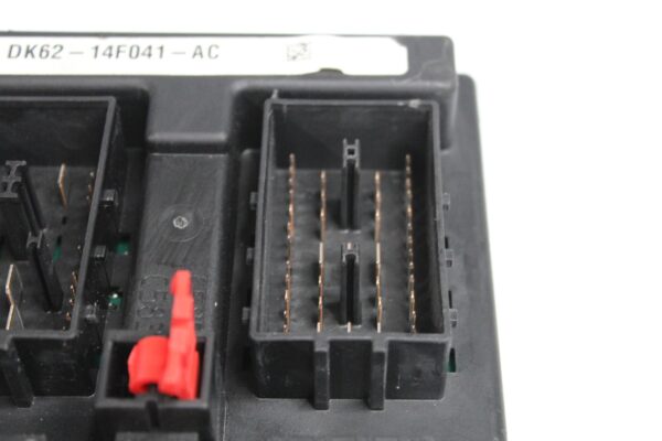 Range Rover L494 Sport Body Control Module Fuse Box LR042132, LR068360