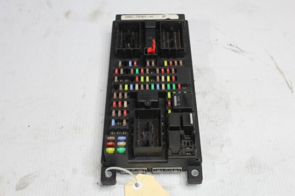 Range Rover L494 Sport Body Control Module Fuse Box LR042132, LR068360