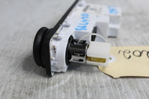 Land Rover L462 Discovery 5 USB 12V AUX Socket LR070583, FW9319E110CA