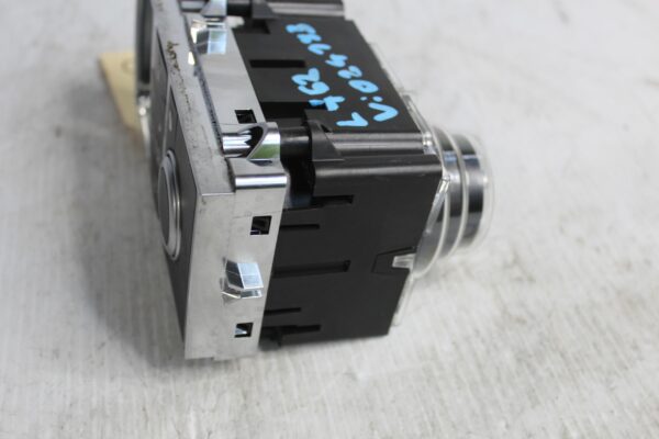 Land Rover L462 Discovery 5 Terrain Chassis Control Switch Unit LR081361