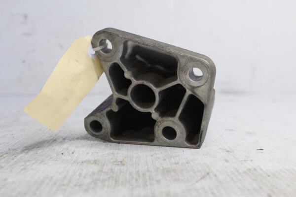 Range Rover Sport L494 3.0L Right RH Engine Mount Support LR033181, LR122399
