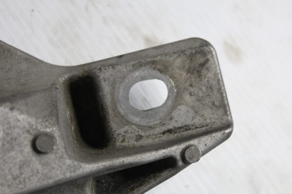 Range Rover Sport L494 3.0L Right RH Engine Mount Support LR033181, LR122399