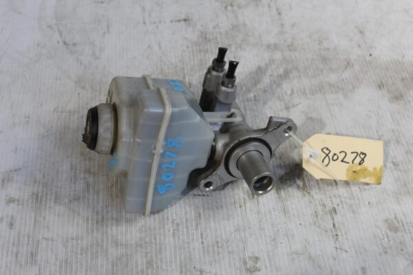 Range Rover Sport L494 Brake Master Cylinder LR048138, LR033628, LR124816