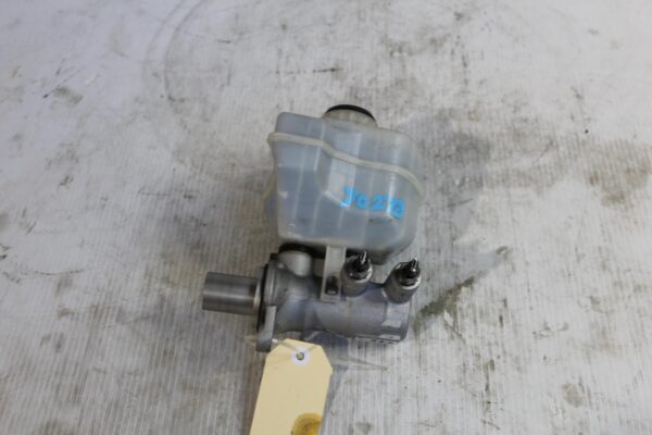 Range Rover Sport L494 Brake Master Cylinder LR048138, LR033628, LR124816