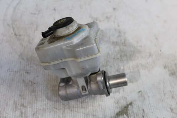 Range Rover Sport L494 Brake Master Cylinder LR048138, LR033628, LR124816