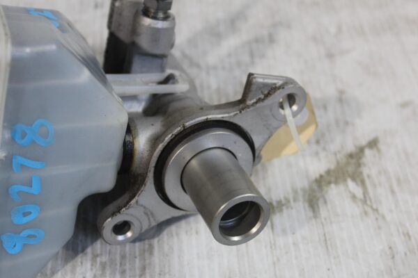 Range Rover Sport L494 Brake Master Cylinder LR048138, LR033628, LR124816