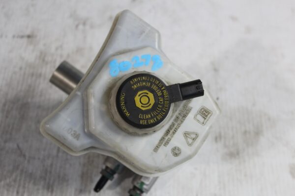 Range Rover Sport L494 Brake Master Cylinder LR048138, LR033628, LR124816