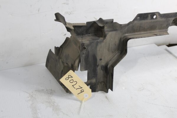 Range Rover L494 Sport Upper Air Deflector Plastic Guide LR043743, LR101104