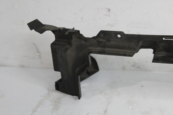 Range Rover L494 Sport Upper Air Deflector Plastic Guide LR043743, LR101104