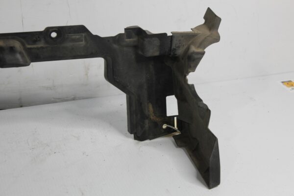 Range Rover L494 Sport Upper Air Deflector Plastic Guide LR043743, LR101104