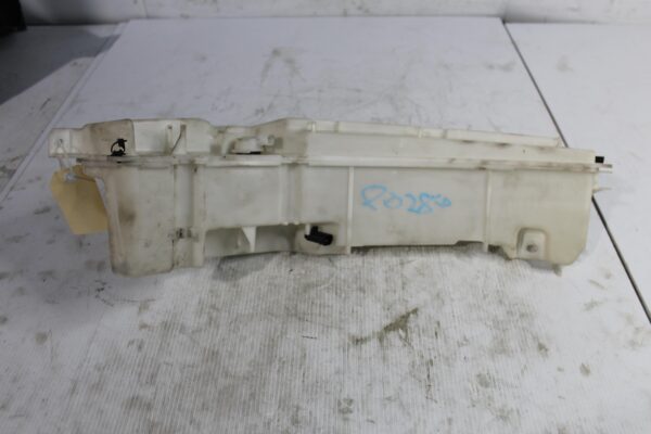 Range Rover Sport L494 Windscreen Washer Bottle LR044122, LR076509