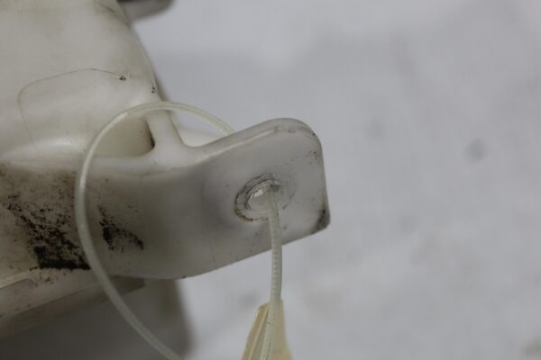 Range Rover Sport L494 Windscreen Washer Bottle LR044122, LR076509