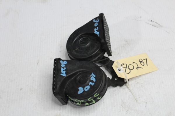 Range Rover L494 Sport Horn with Bracket Assembly LR056208, LR108994