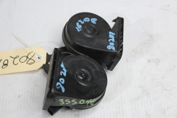 Range Rover L494 Sport Horn with Bracket Assembly LR056208, LR108994