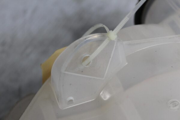 Range Rover L494 Sport Coolant Overflow Tank Bottle LR034654, LR181676