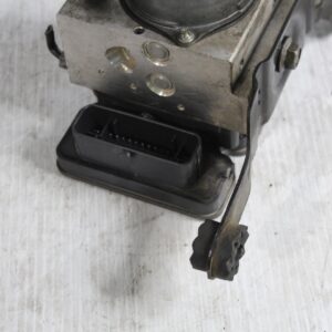 Range Rover Sport L494 3.0L ABS Pump Control Unit LR070405, LR084890 - Image 2