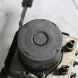 Range Rover Sport L494 3.0L ABS Pump Control Unit LR070405, LR084890 - Image 12