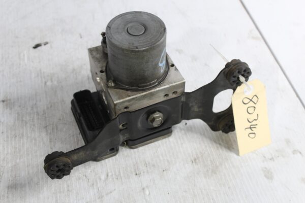Range Rover Sport L494 3.0L ABS Pump Control Unit LR070405, LR084890