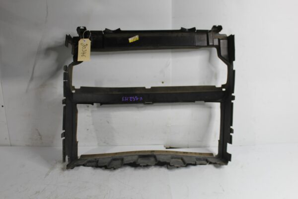 Range Rover Sport L494 Main Air Guide Shroud LR061740, LR084885, FPLA8C464AC, FPLA8C464AE