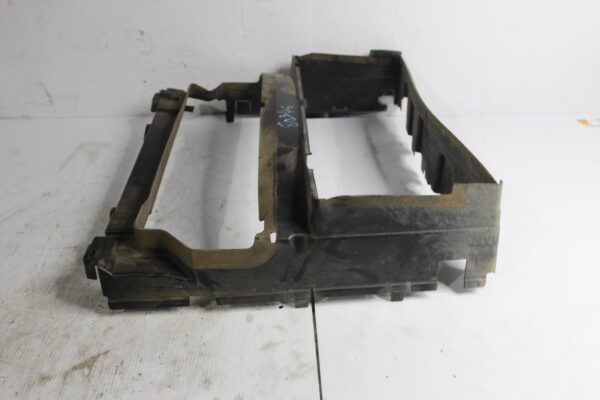 Range Rover Sport L494 Main Air Guide Shroud LR061740, LR084885, FPLA8C464AC, FPLA8C464AE