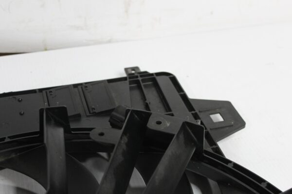 Land Rover L550 Discovery Sport Single Radiator Fan LR072085, LR099669, GJ328C607BB, GJ328C607BC