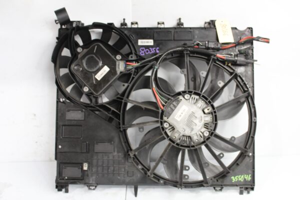 Range Rover Sport L494 3.0L Radiator Fan Assembly LR048176, LR084439