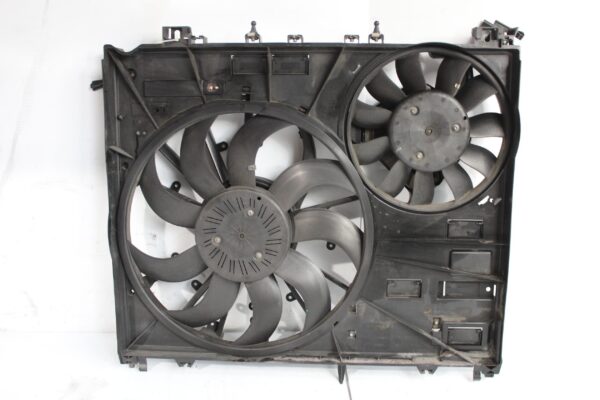Range Rover Sport L494 3.0L Radiator Fan Assembly LR048176, LR084439