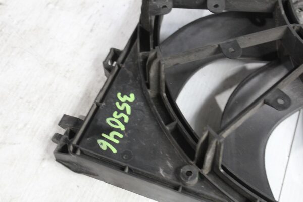 Range Rover Sport L494 3.0L Radiator Fan Assembly LR048176, LR084439