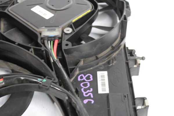 Range Rover Sport L494 3.0L Radiator Fan Assembly LR048176, LR084439