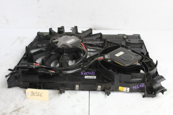 Range Rover Sport L494 3.0L Radiator Fan Assembly LR048176, LR084439