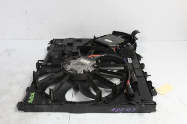 Range Rover Sport L494 3.0L Radiator Fan Assembly LR048176, LR084439