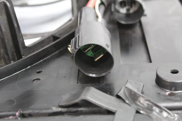 Range Rover Sport L494 3.0L Radiator Fan Assembly LR048176, LR084439