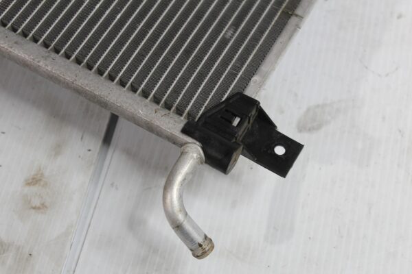Range Rover Sport L494 3.0L Auxiliary Radiator Cooler LR062430, LR106644