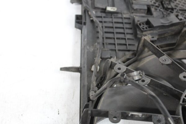 Range Rover Sport L494 3.0L Radiator Fan Assembly LR072554, LR084439