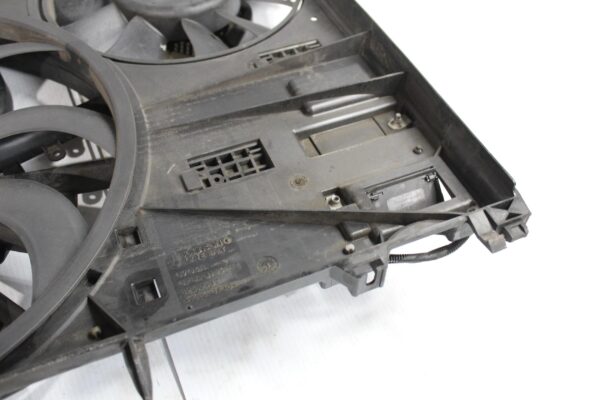 Range Rover Sport L494 3.0L Radiator Fan Assembly LR072554, LR084439