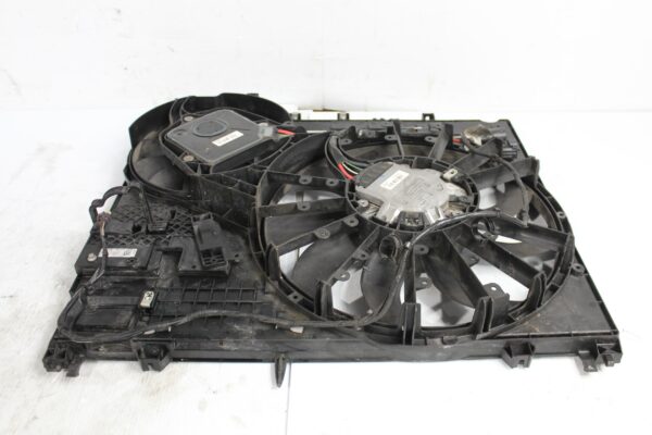 Range Rover Sport L494 3.0L Radiator Fan Assembly LR072554, LR084439