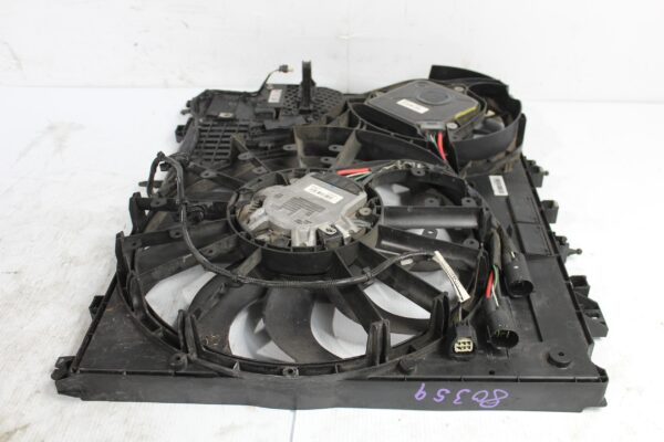 Range Rover Sport L494 3.0L Radiator Fan Assembly LR072554, LR084439