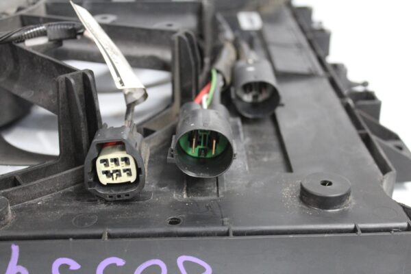 Range Rover Sport L494 3.0L Radiator Fan Assembly LR072554, LR084439