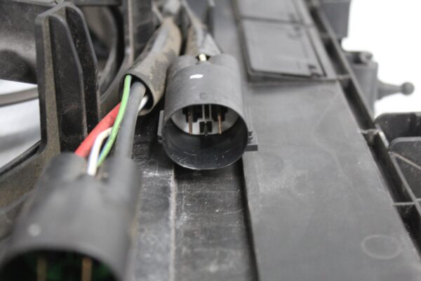 Range Rover Sport L494 3.0L Radiator Fan Assembly LR072554, LR084439