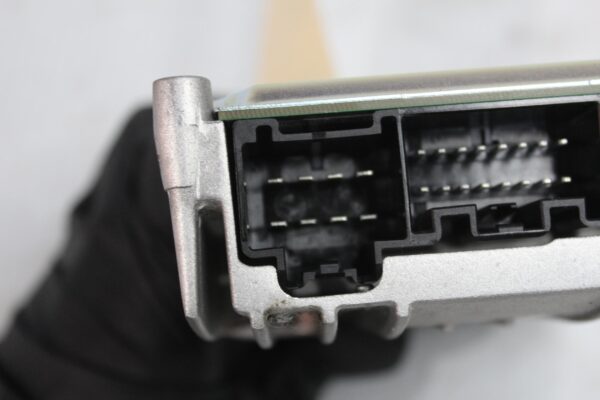 Land Rover L550 Discovery Sport Mid-Performance Amplifier LR076681, LR107811