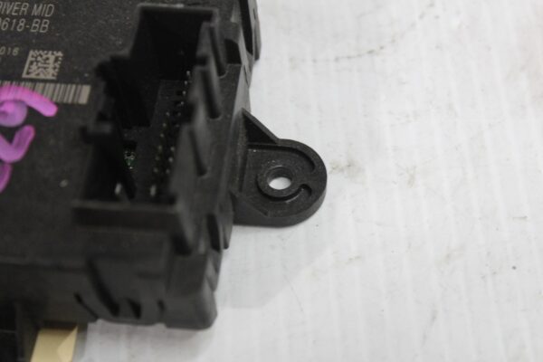 Land Rover L550 Discovery Sport Front RH Door Control Unit LR092132