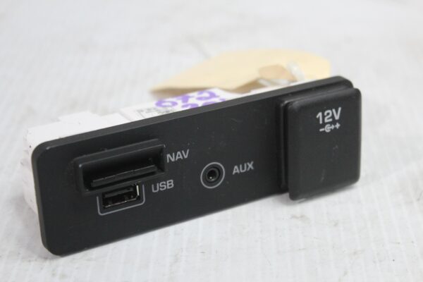 Land Rover L550 Discovery Sport USB 12V Aux Socket Port LR085516, FK7219C166BD