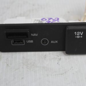 Land Rover L550 Discovery Sport USB 12V Aux Socket Port LR085516, FK7219C166BD - Image 5