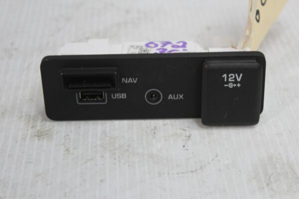 Land Rover L550 Discovery Sport USB 12V Aux Socket Port LR085516, FK7219C166BD