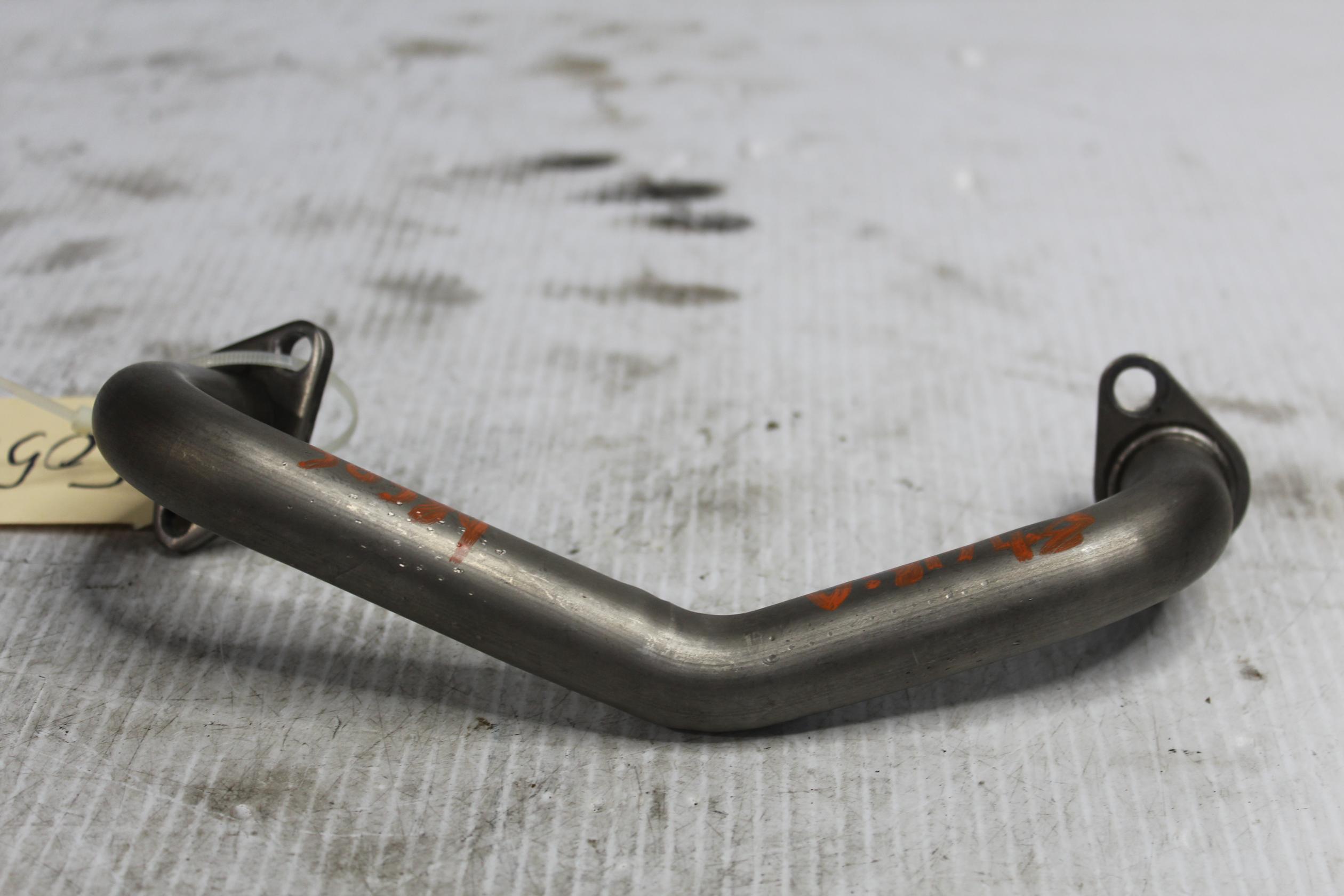 Porsche 955 957 Cayenne Turbo 4.8L Engine Oil Pipe 94810703101, 94810703105 - Image 3
