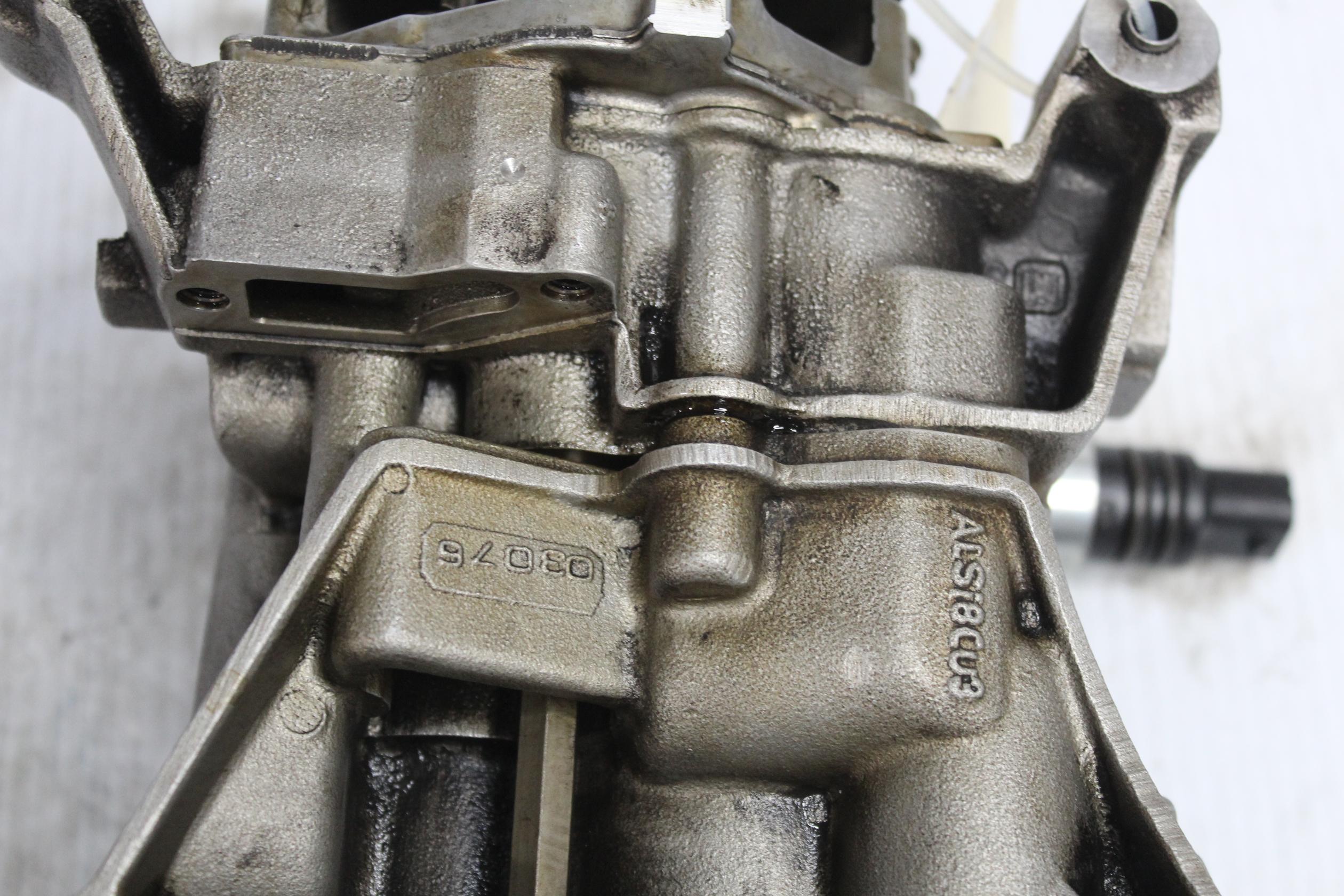 Porsche 955 957 Cayenne Turbo 4.8 Oil Pump 94810701355, 94810701356 - Image 11